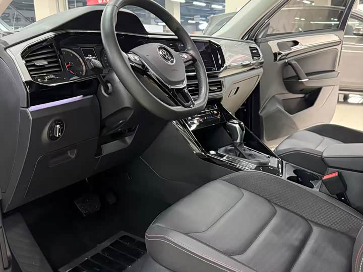 Фото 5 - Volkswagen Tharu