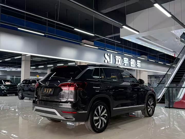 Фото 7 - Volkswagen Tharu