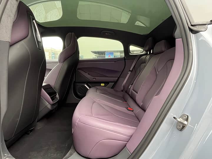 Фото 9 - XPeng P7