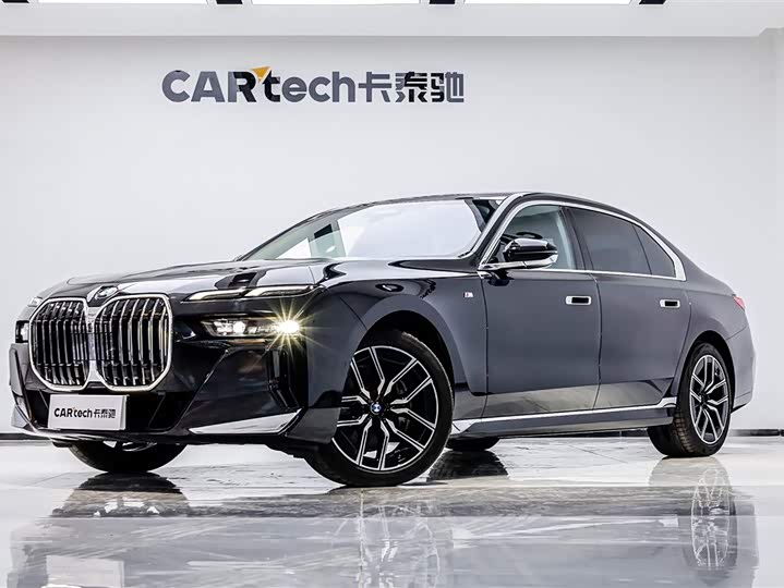 Фото 3 - BMW 7 Series