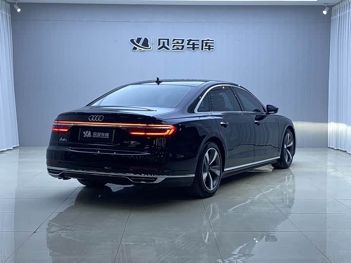 Фото 5 - Audi A8 Hybrid