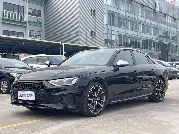 Фото 1 - Audi S4