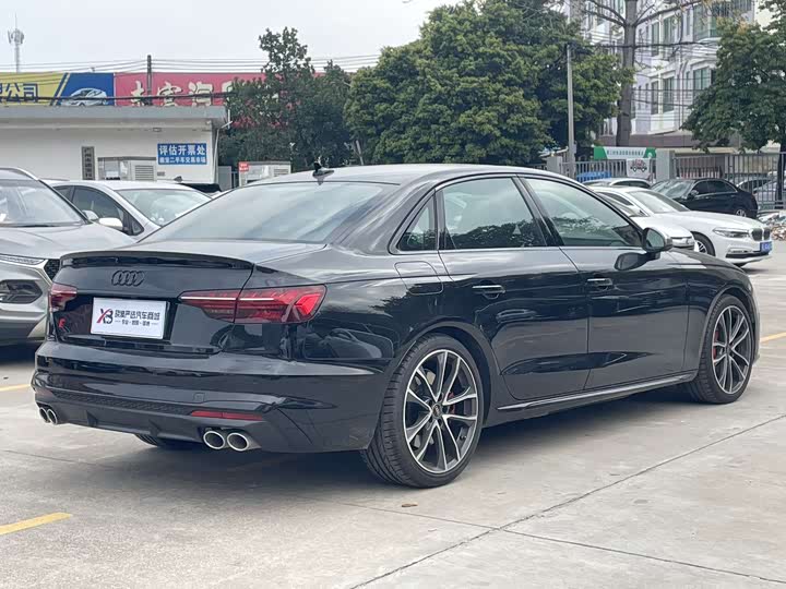 Фото 4 - Audi S4