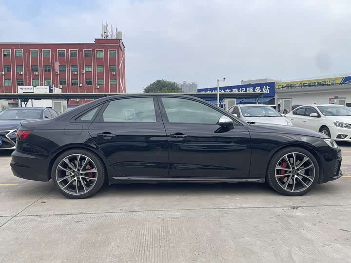 Фото 8 - Audi S4