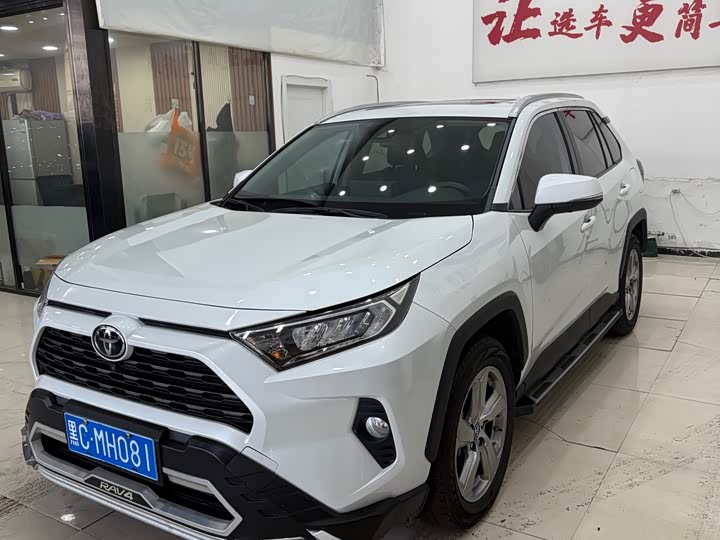 Фото 2 - Toyota RAV4