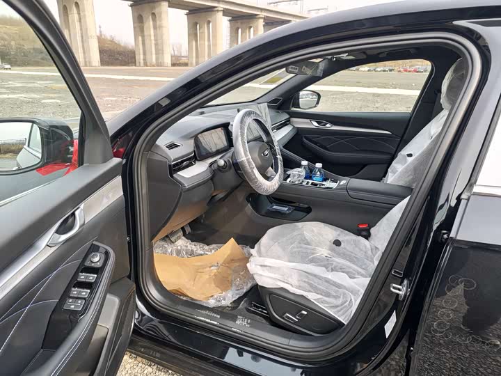 Фото 8 - Geely Preface