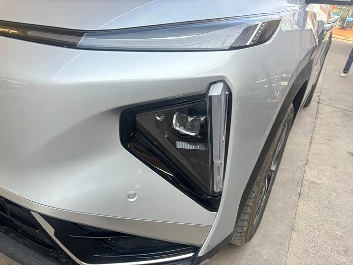 Фото 2 - Geely Galaxy L7