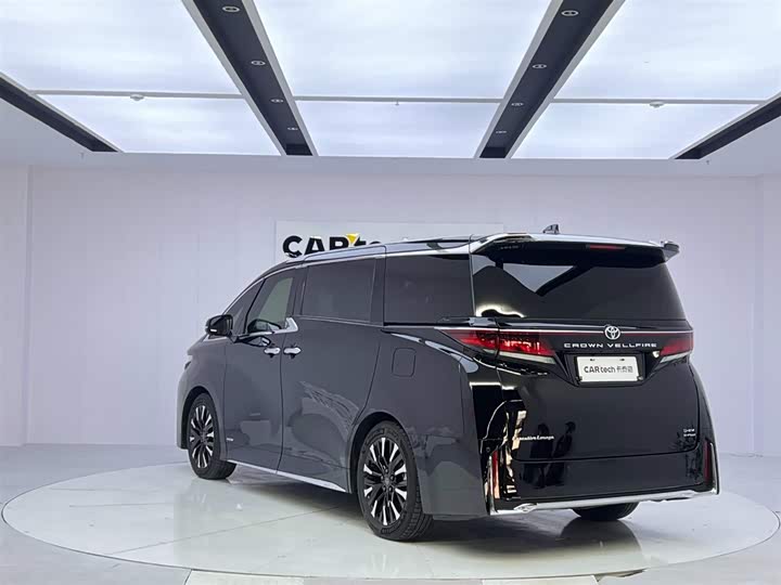 Фото 2 - Toyota Vellfire