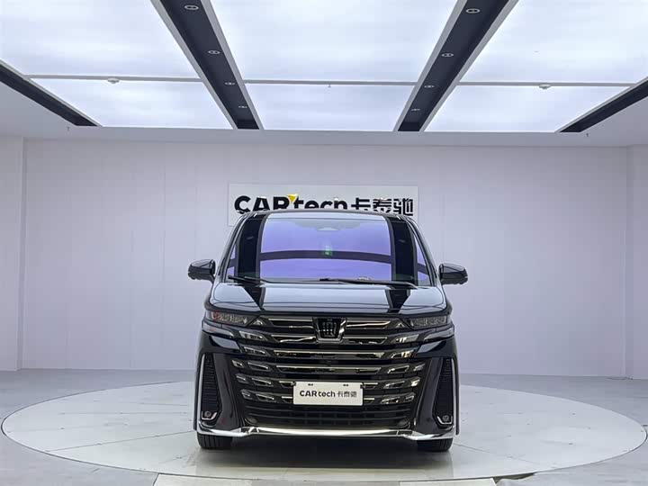 Фото 7 - Toyota Vellfire