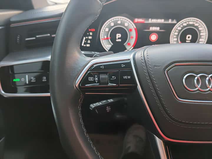 Фото 6 - Audi A6L