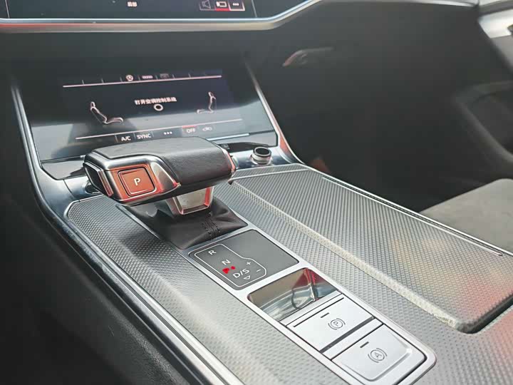 Фото 9 - Audi A6L