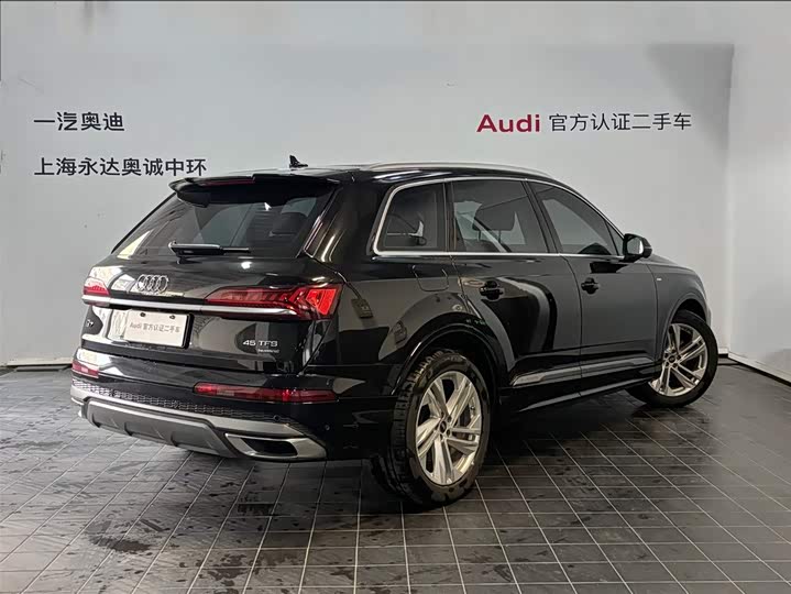 Фото 4 - Audi Q7