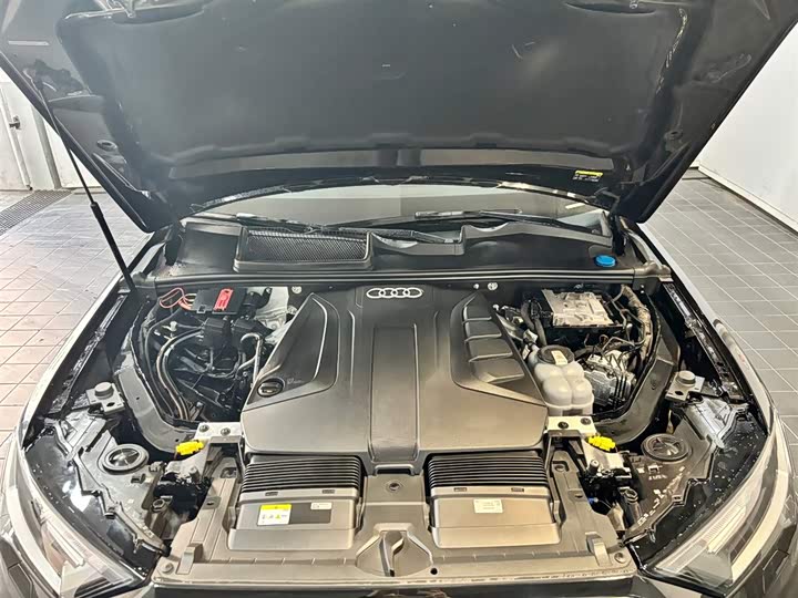 Фото 5 - Audi Q7