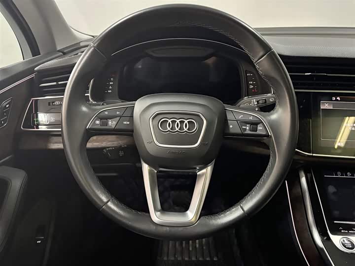 Фото 7 - Audi Q7