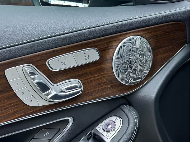 Фото 8 - Mercedes-Benz GLC-Class