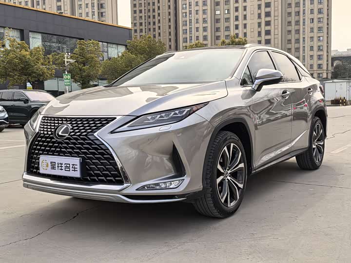 Фото 1 - Lexus RX