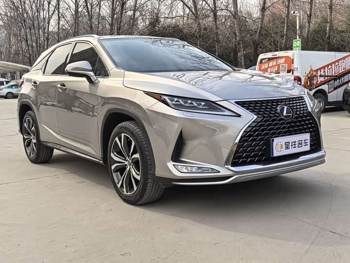 Фото 3 - Lexus RX
