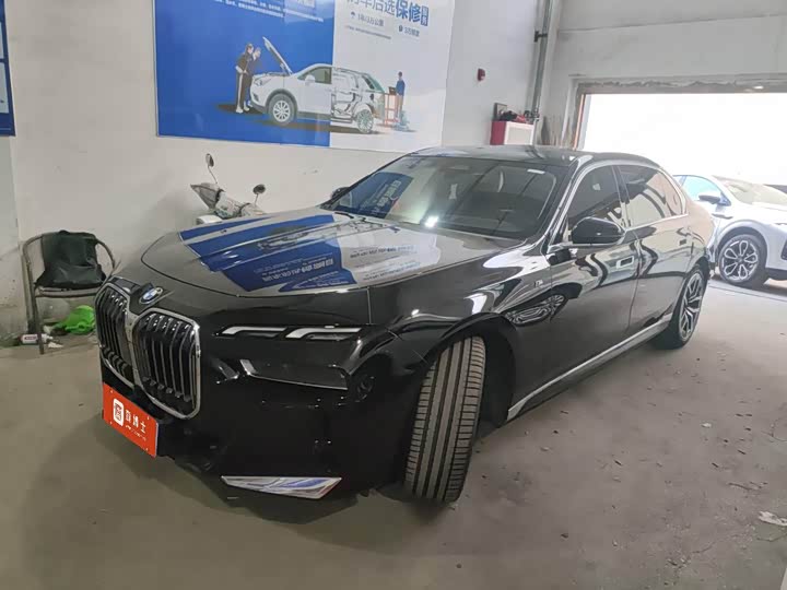 Фото 1 - BMW 7 Series