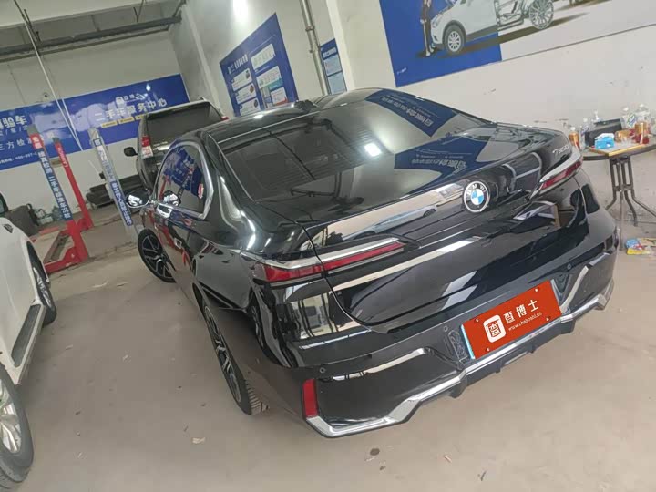 Фото 4 - BMW 7 Series