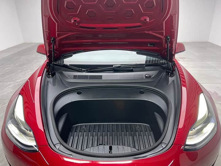 Фото 9 - Tesla Model 3