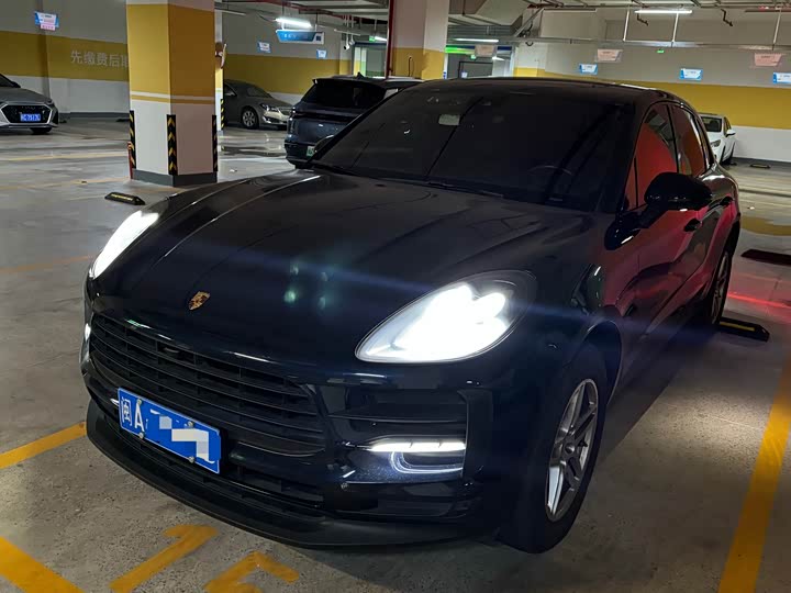Фото 1 - Porsche Macan