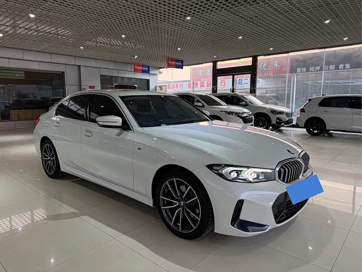 Photo 3 - BMW 3 Series