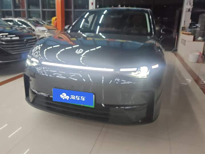 Фото 1 - Leapmotor C10