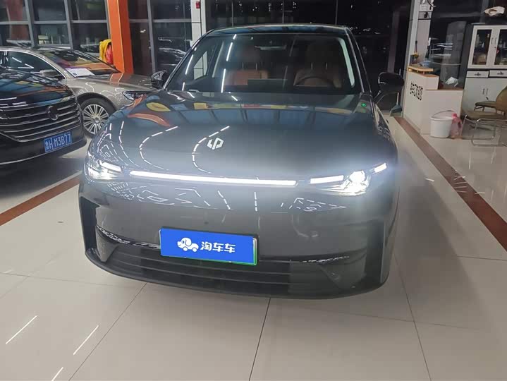 Фото 2 - Leapmotor C10