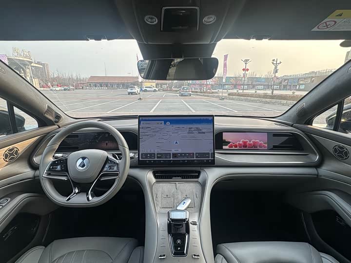 Фото 9 - Denza N7