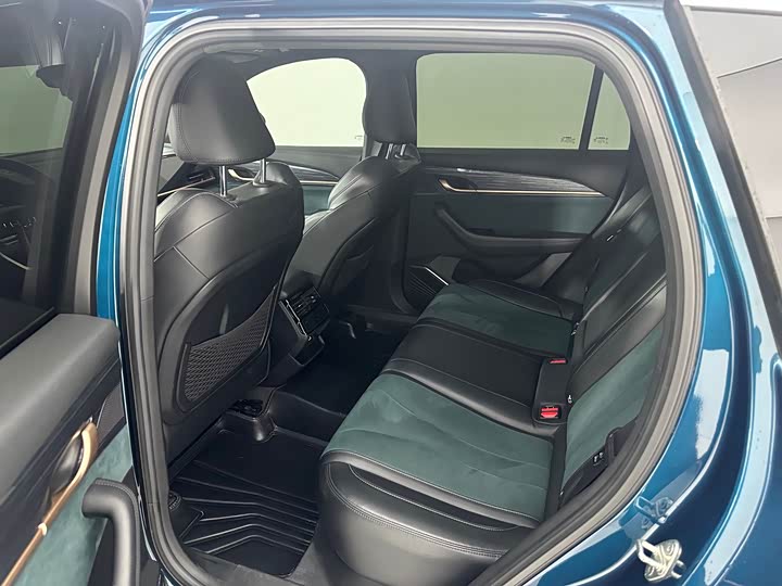 Фото 3 - Geely Monjaro