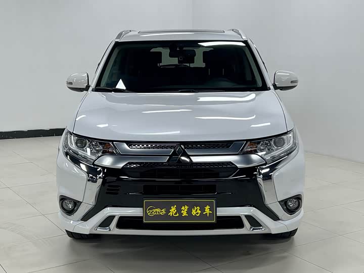 Фото 6 - Mitsubishi Outlander