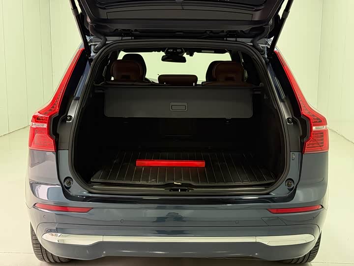 Фото 8 - Volvo XC60