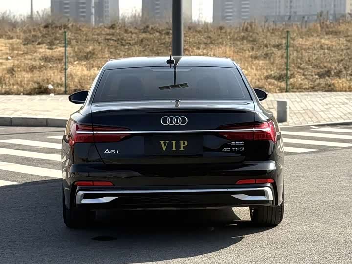Photo 8 - Audi A6L