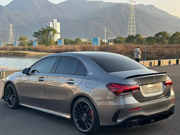 Фото 9 - Mercedes-Benz A-Class AMG