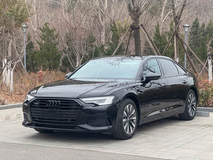 Фото 1 - Audi A6L