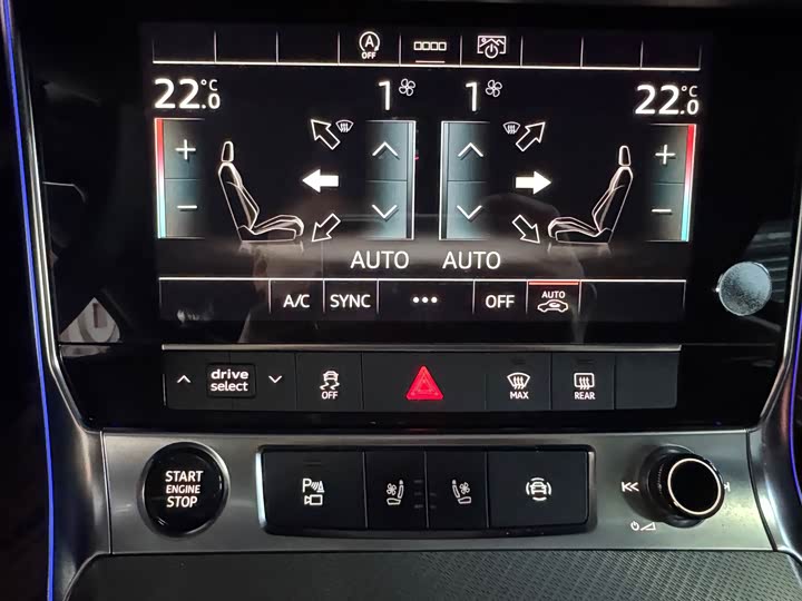 Фото 8 - Audi A6L