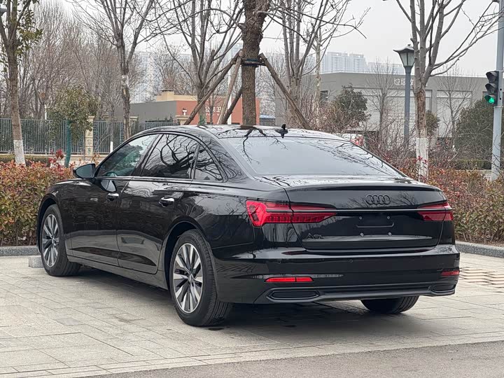 Фото 9 - Audi A6L