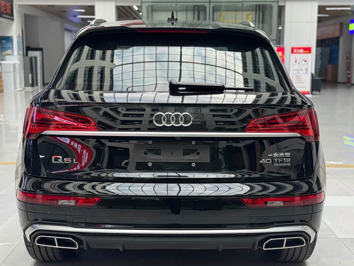 Фото 5 - Audi Q5L