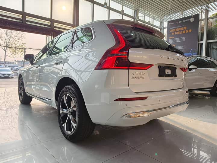 Фото 6 - Volvo XC60