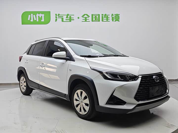 Фото 3 - Toyota Yaris L Hatchback