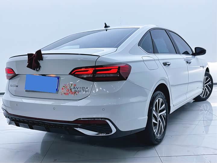 Фото 4 - Volkswagen Lavida