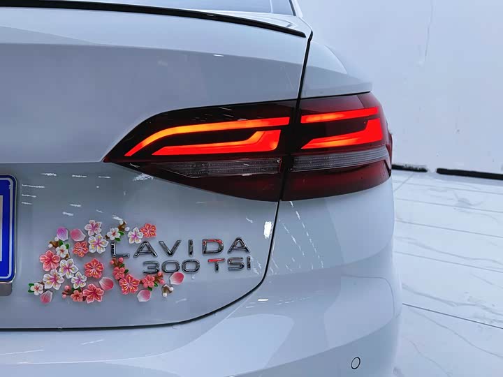 Фото 7 - Volkswagen Lavida