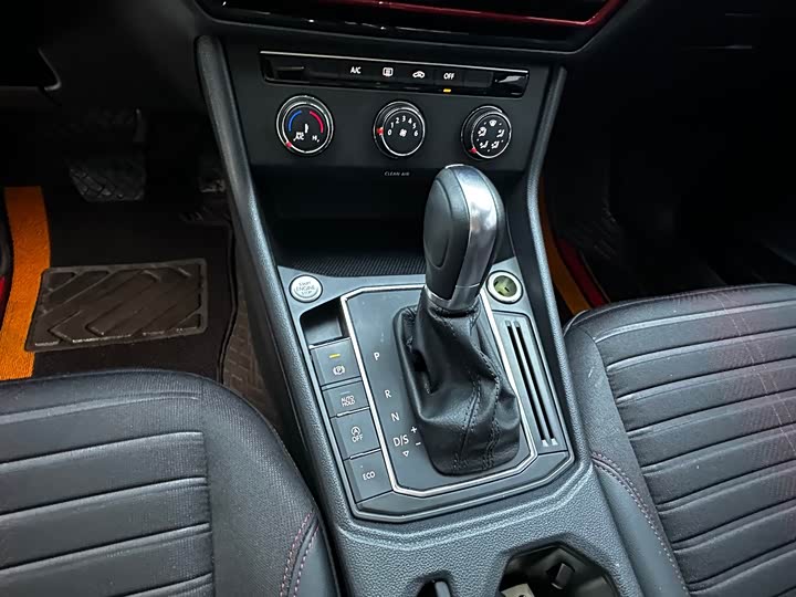 Фото 9 - Volkswagen Lavida