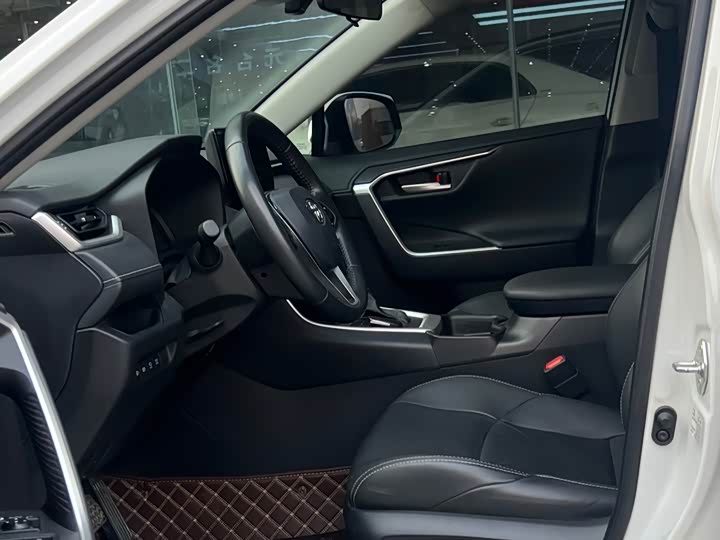 Фото 7 - Toyota Wildlander