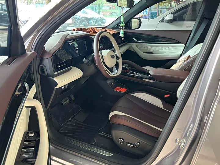 Фото 7 - Geely Monjaro