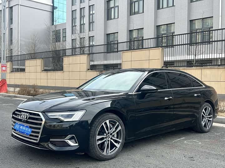 Фото 1 - Audi A6L