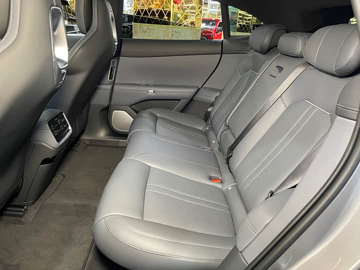 Фото 6 - Xiaomi YU7