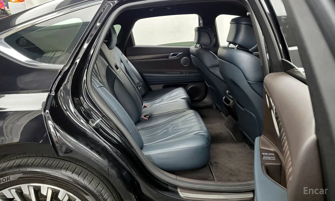 Фото 12 - Genesis G80