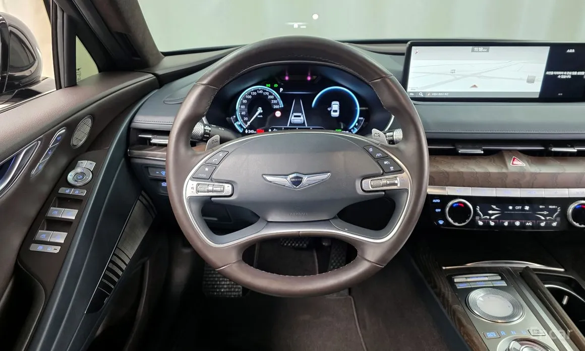 Фото 13 - Genesis G80