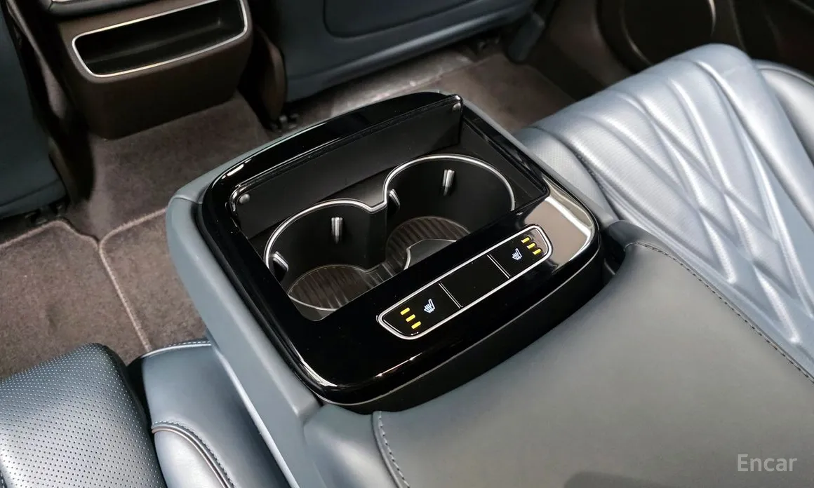 Фото 19 - Genesis G80